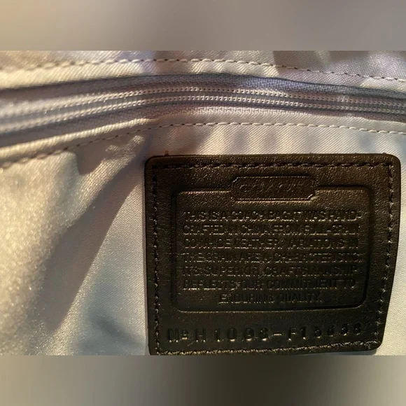 EUC Coach Black kisslock shoulder bag - Picture 10 of 11